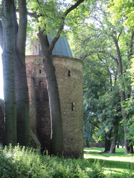 Restaurierter Pulverturm an der nrdlichen Stadtmauer