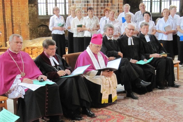 kum. Gottesdienst - Ks. Ziejewski, Bischof Bogusz, Weihbischof Kruszylowicz, P. Bert Schwarz, Hannover, P. Helmut Strecker, Hannover, Pfarrer Dr. Justus Werdin, Greiffenberg