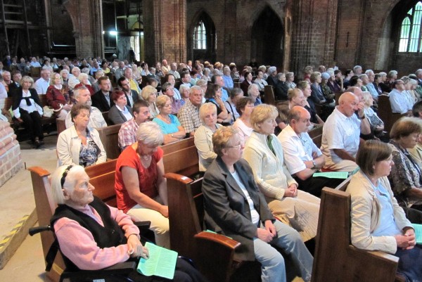 kum. Gottesdienst - Gemeinde