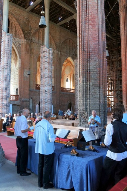 31.dsc01145-nachspiel_beim_evangelischen_gottesdienst.jpg