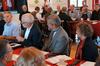 08.dsc00833-konferenz-im_vordergrund_daenische_gaeste_-_bischof_fischer-moeller_roskilde,_domprediger_arendtt,_pastorin_harms.jpg